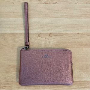 NWT Corner Zip Wristlet in Metallic Crossgrain Leather